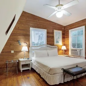 https://curry-house-king-room-with-balcony.hotels-in-key-west.com